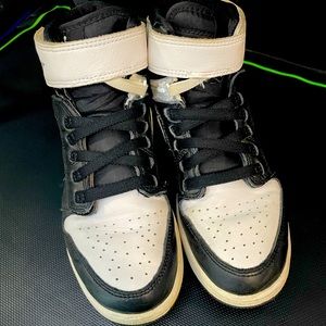 Air Jordan 1 Hi Flyease